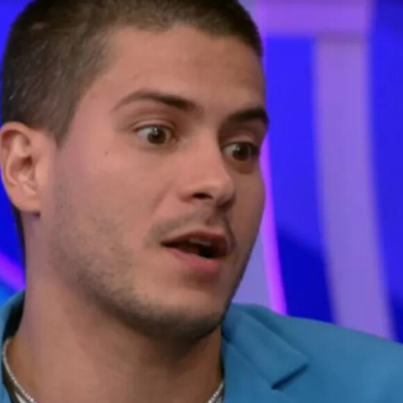Arthur Aguiar decidiu se afastar das redes sociais