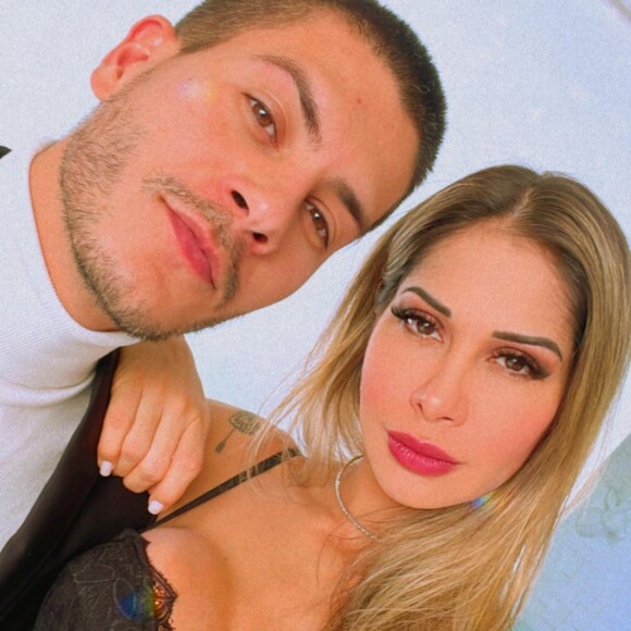 Arthur Aguiar agradeceu à Maira Cardi por toda a força dada a ele