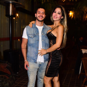 Arthur Aguiar agradeceu o apoio incondicional da mulher, Maíra Cardi