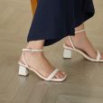  Sandália salto bloco médio, da Amaro, é uma ótima opção para quem deseja deixar os pés mais à vontade  