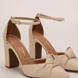  Sapato para noivas, madrinhas e convidadas: o scarpin com nó e salto grosso, da Vizzano, é um clássico com um toque moderno  