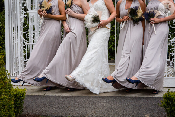Sapatos para noivas e madrinhas: que tal ousar com opções coloridas?