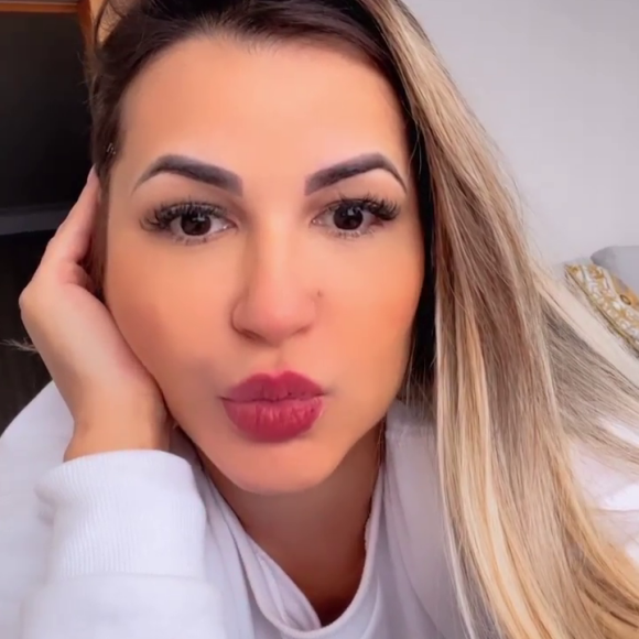 Deolane Bezerra sem procedimento labial: 'Vou tá com a boca murcha. Tudo pra melhorarmos', alegou a doutora