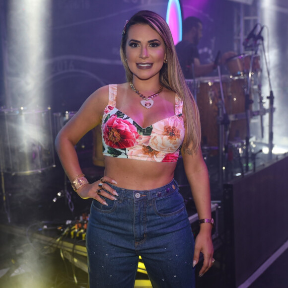 Deolane Bezerra sobre cirurgia íntima: 'Só precisava do ajuste. Anestesia local, é no laser e não doeu nada'