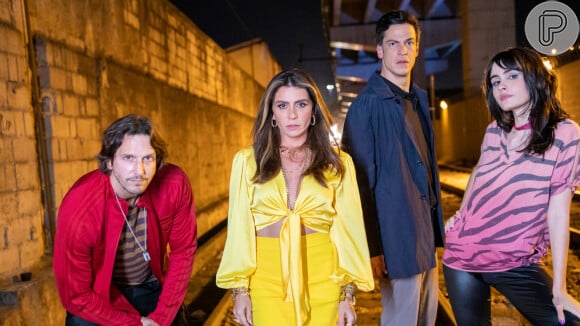 Fim da novela 'Quanto Mais Vida, Melhor!': Guilherme (Mateus Solano), Flávia (Valentina Herszage), Roni (Felipe Abib), Neném (Vladimir Brichta) e Paula (Giovanna Antonelli) ficam no meio de um tiroteio em boate