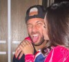 Neymar ganha beijo da namorada, Bruna Biancardi, após goleada do PSG, em 21 de maio de 2022