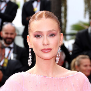 Rosa predominou no look de Marina Ruy Barbosa em Cannes