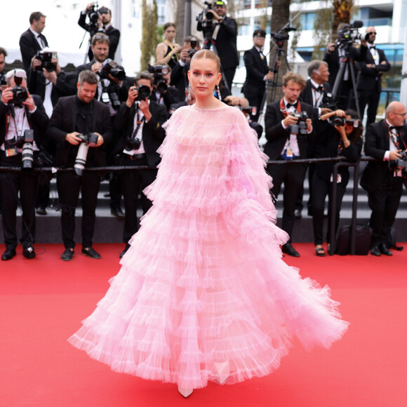 Detalhes do look rosa usado por Marina Ruy Barbosa em Cannes