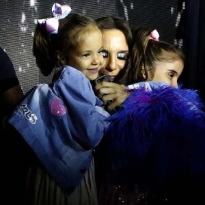 Filhas gêmeas de Ivete Sangalo explodem a internet de fofura