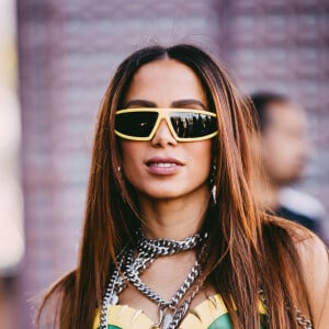 Anitta não descarta relacionamentos com mulheres: 'Vai que um dia'