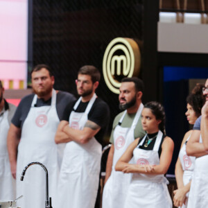 A farofa será o destaque da primeira prova e o chef Henrique Fogaça dará uma aula aos sobre a diversidade de farinhas que existem no Brasil