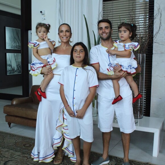 Ivete Sangalo e Daniel Cady também são pais das gêmeas Helena e Marina