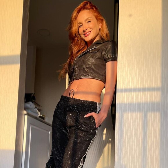 Claudia Leitte informou aos fãs que a se preparou muito para no São João