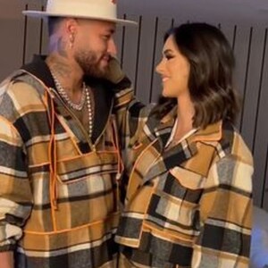 Neymar e Bruna Biancardi apostaram em looks iguais para a ocasião