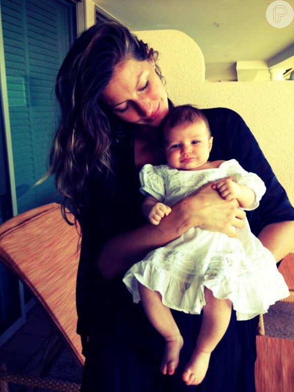 Vivian Brady, filha de Gisele Bündchen, nasceu no dia 5 de dezembro de 2012