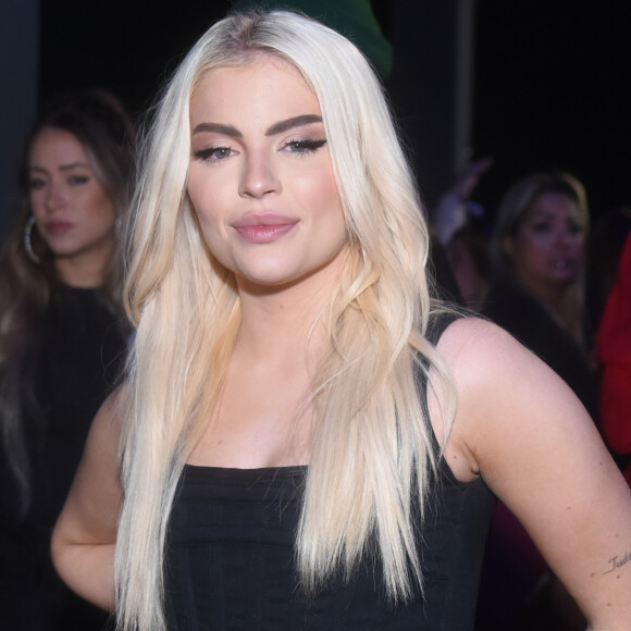 Luísa Sonza compareceu ao show de pagode da cantora Ludmilla