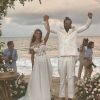 Modelo Lais Ribeiro e astro do basquete Joakim Noah se casaram em Trancoso, na Bahia