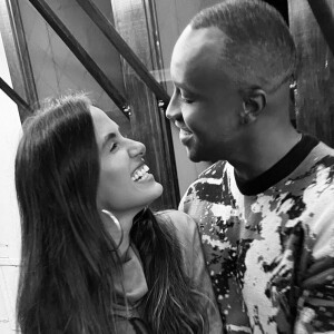 Thiaguinho elogiou o relacionamento com Carol Peixinho