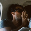 Alexandre Negrão e Elisa Zarzur dão beijão em jatinho e 'esticam' viagem em hotel com diárias de até R$ 24 mil