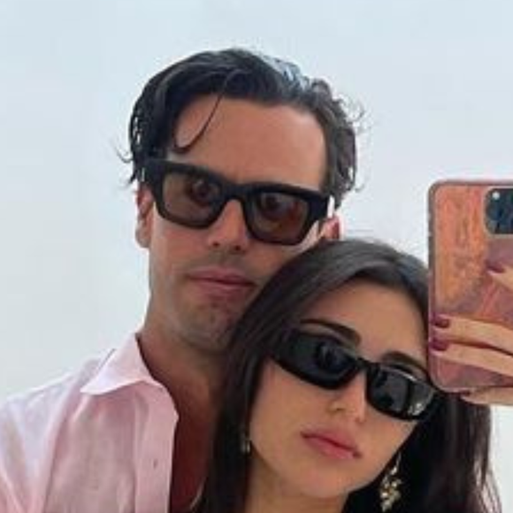 O empresário Alexandre Negrão e a nova namorada, Elisa Zarzur, seguem em uma tour por diversos países da Europa para aproveitar o verão no continente