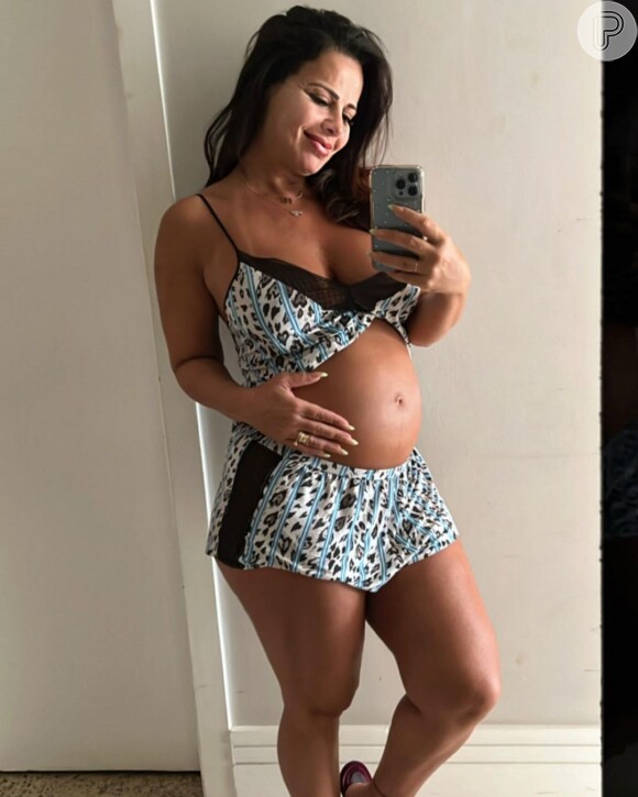 Viviane Araujo está grávida de oito meses