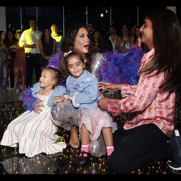 Além de Marcelo, Ivete Sangalo é mãe das gêmeas Maria e Helena, de 4 anos