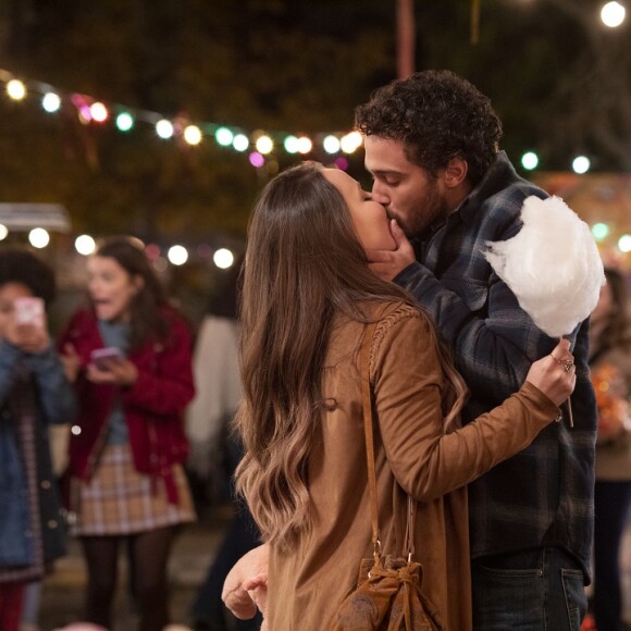 Larissa Manoela e André Luiz Frambach se conheceram nos bastidores do filme 'Modo Avião', da Netflix