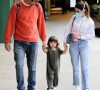 Filha de Tatá Werneck e Rafael Vitti, Clara Maria chama atenção durante passeio em shopping