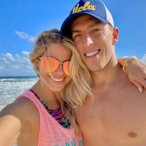 Karina Bacchi está passando por um término difícil com Amaury Nunes