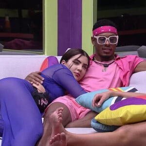 Jade Picon evitou fazer comentários sobre o reencontro com Paulo André