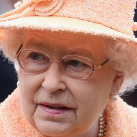 O que aconteceu no dia em que a Rainha Elizabeth II encontrou uma lesma em seu prato de comida?