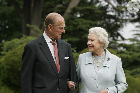 Pratos de Rainha Elizabeth II e Príncipe Philip voltaram para a cozinha com um bilhete