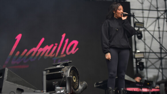 Organização de festival rebate críticas de Ludmilla, acusa cantora de atraso e questiona profissionalismo