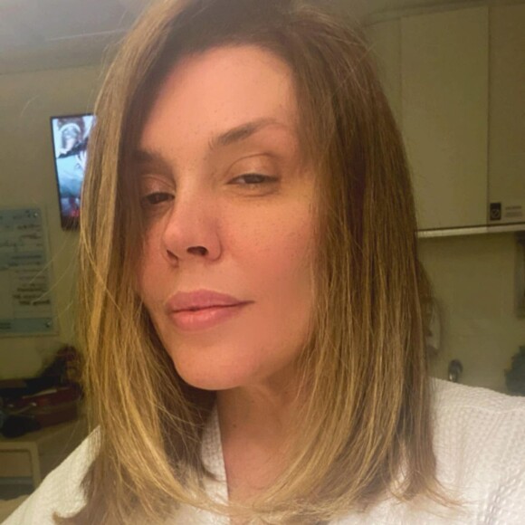 Simony desabafa em meio a tratamento contra câncer: 'Tem dias que choro, tem dias que estou querendo ficar só'