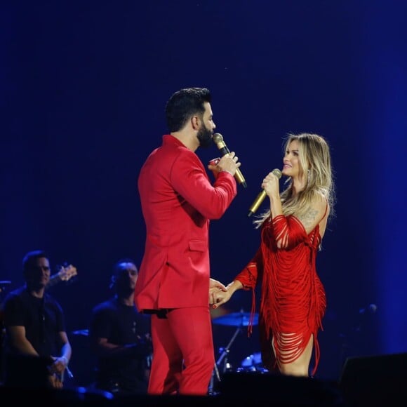 Gusttavo Lima revelou preferir Andressa Suita loira