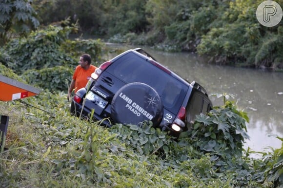 O veículo do ator caiu em uma ribanceira à beira de um riacho