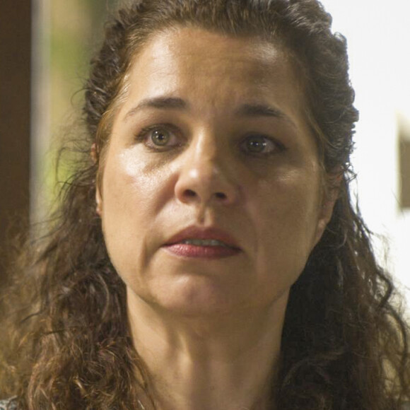 Alcides só revela a Maria Bruaca ter sido estuprado por Tenório, no fim da novela 'Pantanal'