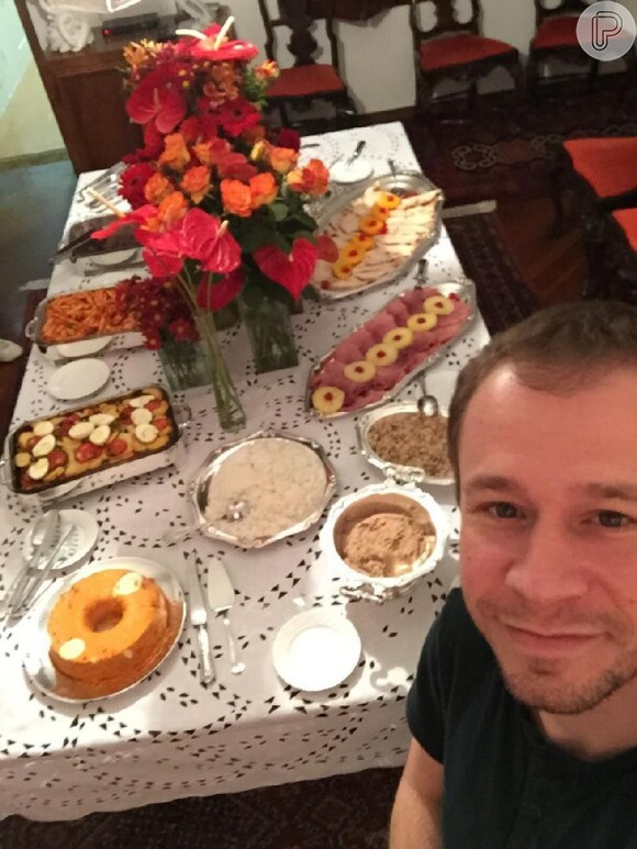 Tiago Leifert mostrou a mesa da ceia de Natal com a sua família