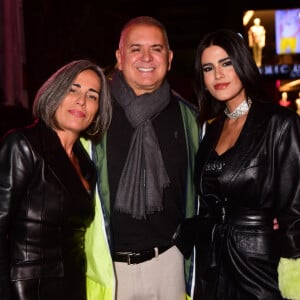 Glória Pires com o marido, Orlando Morais, e a filha Antonia Morais em festa de Cleo