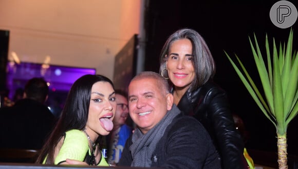 Cleo posou com a mãe, Glória Pires, e o padrasto, Orlando Morais