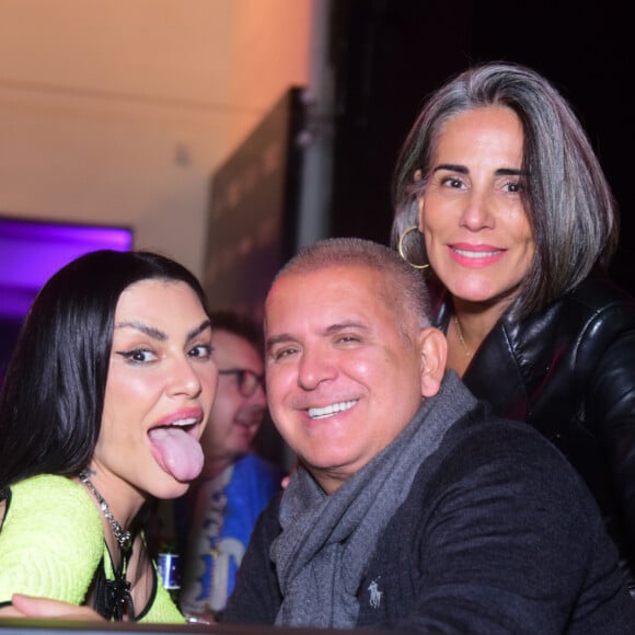 Cleo posou com a mãe, Glória Pires, e o padrasto, Orlando Morais