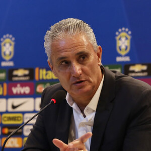 Tite também elogiou as características físicas de Neymar