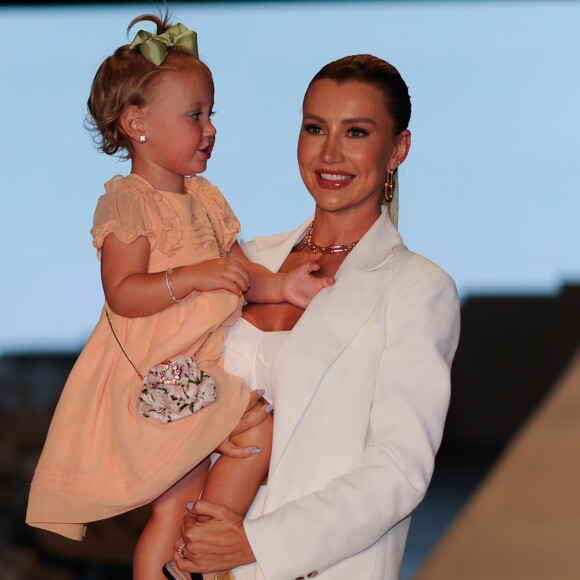 Ana Paula Siebert é mãe de Vicky, de 2 anos, da relação com Roberto Justus