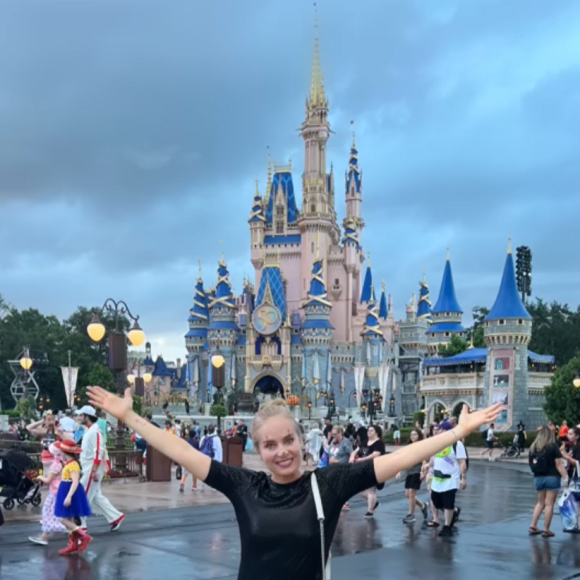 Angélica posta fotos inéditas dos filhos com Luciano Huck em viagem para Disney
 