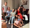 Wanessa e Dado Dolabella posam com família da cantora no aniversário de Camilla Camargo