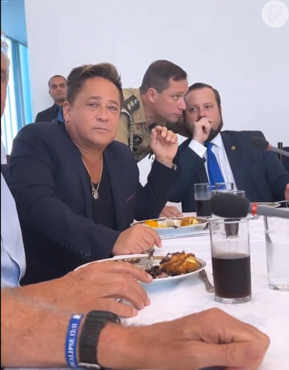 Eleições 2022: Os cantores encontraram com o candidato do PL no Palácio do Planalto, em Brasília
 