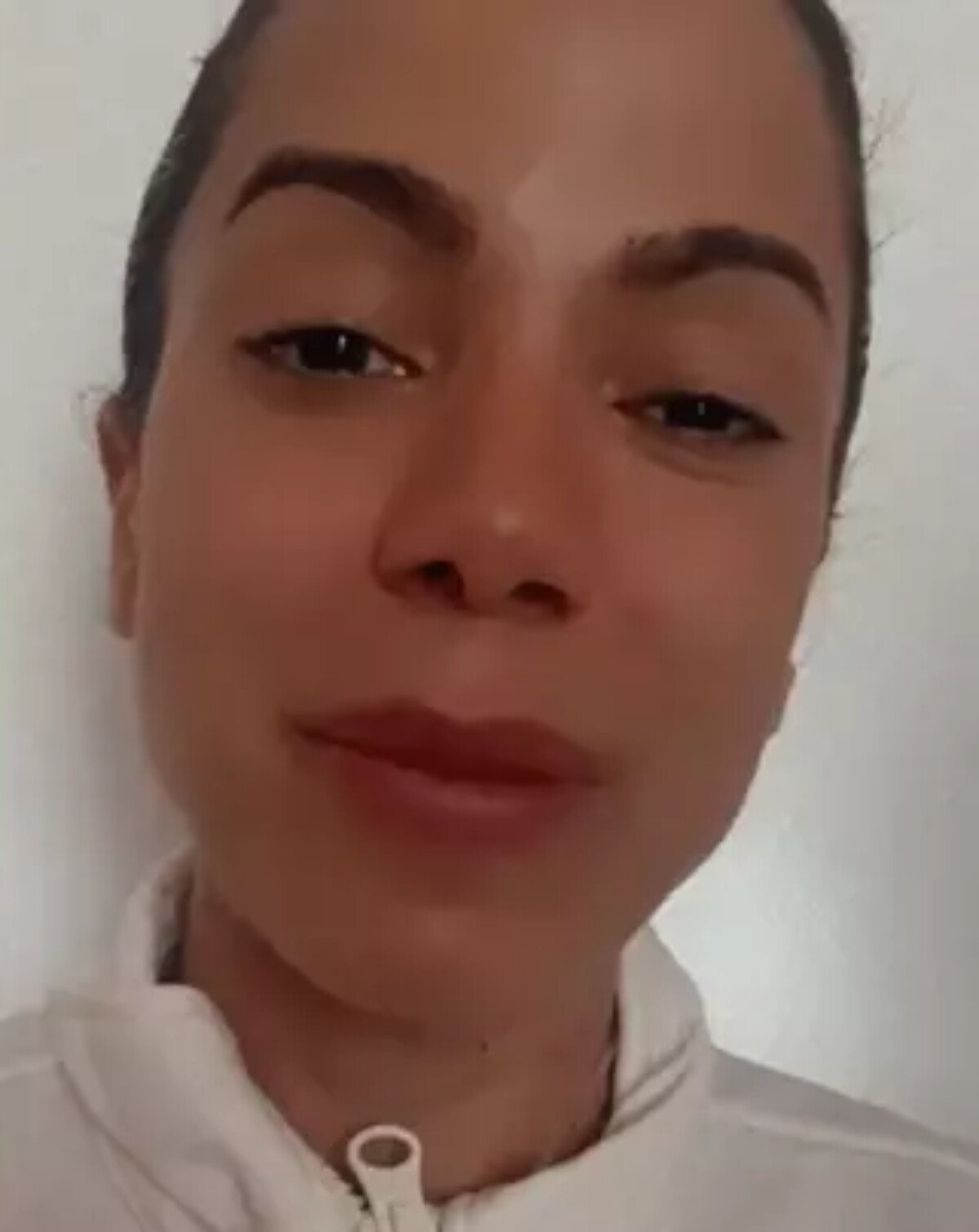 Foto: Fãs especularam problema de saúde de Anitta após vídeo de cantora