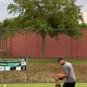 Leo, filho de Marília Mendonça e Murilo Huff, estreou em uma escolinha de futebol nesta quarta-feira (19)