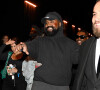 Kanye West participou do desfile de Primavera-Verão da Balenciaga na Paris Fashion Week no começou de outubro