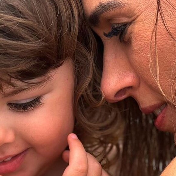 Tatá Werneck encanta a web com vídeo foto ao lado da filha, Clara Maria, em 23 de outubro de 2022
